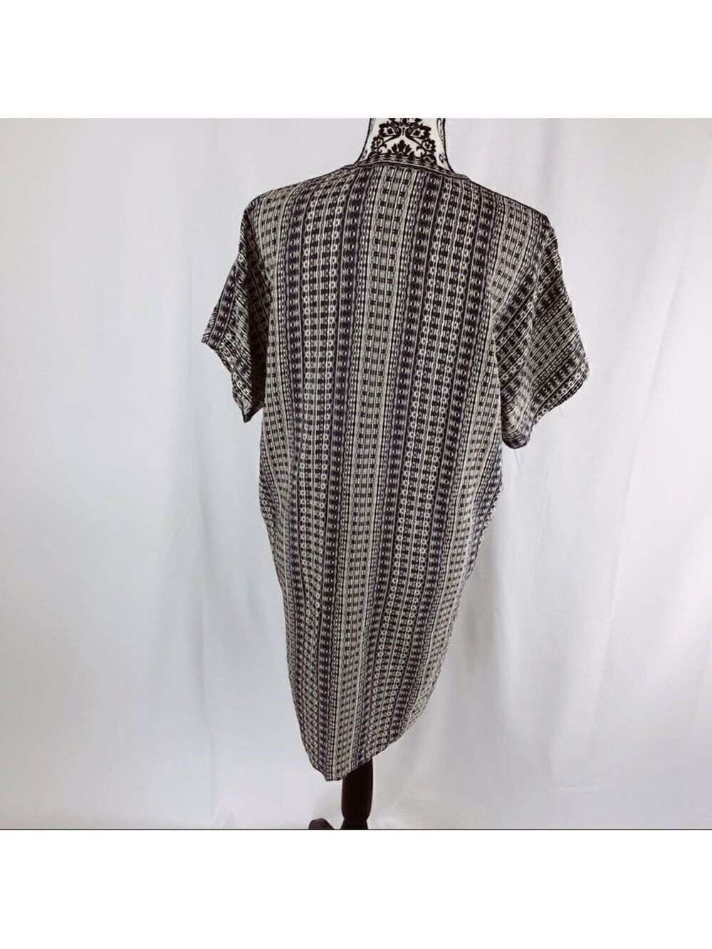 Vince Aztec Silk V-neck Shift Midi Dress - Picture 5 of 9